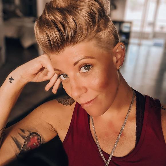 Meet your Posher, Christina - Picture 1 of 1